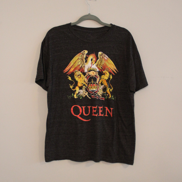 queen band graphic tee